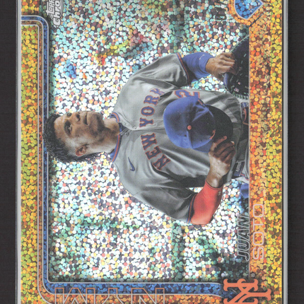2025 Topps Chrome Juan Soto #200 Gold Speckle Refractor Image Variation /50