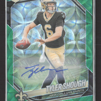 2025 Panini Prizm Football Tyler Shough #327 Green Scope Auto 18/75 RC