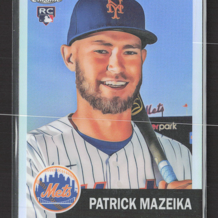 2022 Topps Chrome Patrick Mazeika #196 Refractor RC