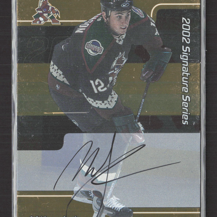 2002 In The Game Signature Series Mike Johnson #166 auto gold