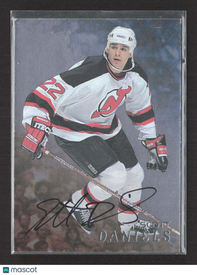 1998 Be A Player Scott Daniels #229 auto Auto