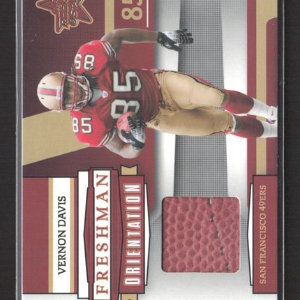 2006 Playoff Rookies & Stars Freshman Orientation Vernon Davis #FO-25 Ball /175