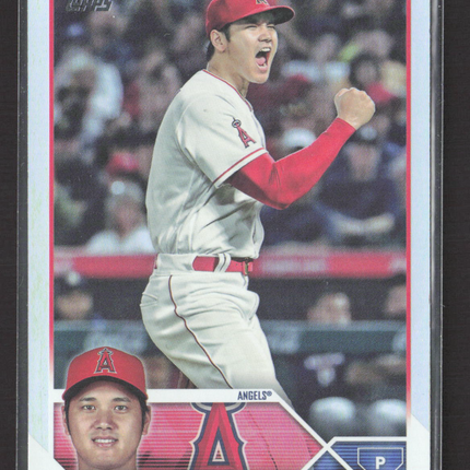 2023 Topps Series One Shohei Ohtani #17 Rainbow Foil