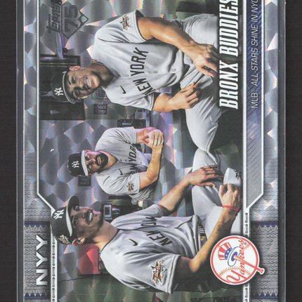 2026 Topps Series One Max Fried Carlos Rodón Aaron Judge #302 Silver Crackle