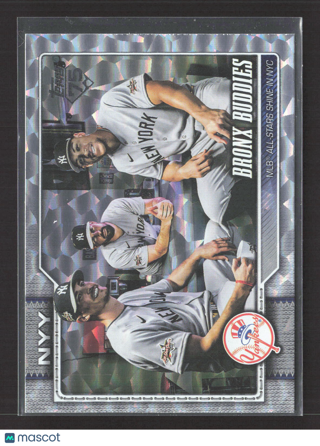 2026 Topps Series One Max Fried Carlos Rodón Aaron Judge #302 Silver Crackle