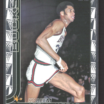 2025 Topps Flagship Kareem Abdul-Jabbar #259 Tip Off