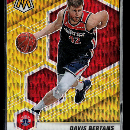 2021 Panini Mosaic Davis Bertans #10 Gold Wave