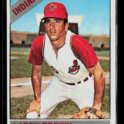 1966 Topps Larry Brown #16