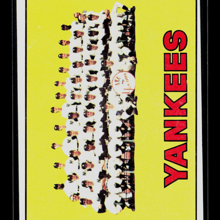 1967 Topps Yankees Team Card Mickey Mantle #131