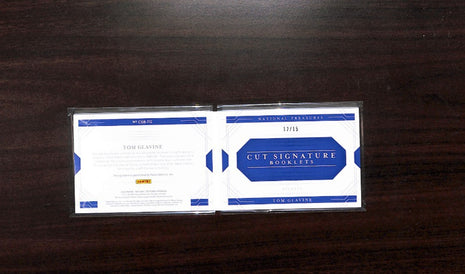 2020 Panini National Treasures Cut Signature Booklets Tom Glavine /15 Auto