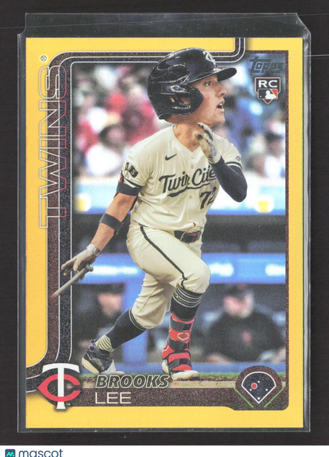 2025 Topps Series 1 - Brooks Lee #317 Big Head Gold /50 (RC)