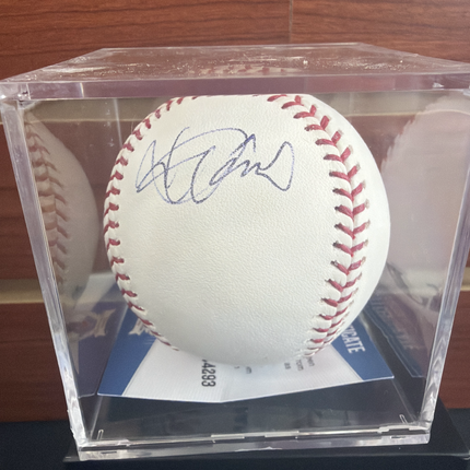 MEM Ichiro Suzuki Seattle Mariners Signed Baseball Beckett #H44293