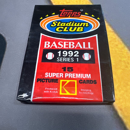 1992 topps series 1 baseball pack