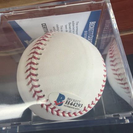 MEM Ichiro Suzuki Seattle Mariners Signed Baseball Beckett #H44293