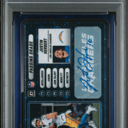 2025 Panini Optic Passing Grade Justin Herbert #10 Auto Purple Stars /5 PSA 9