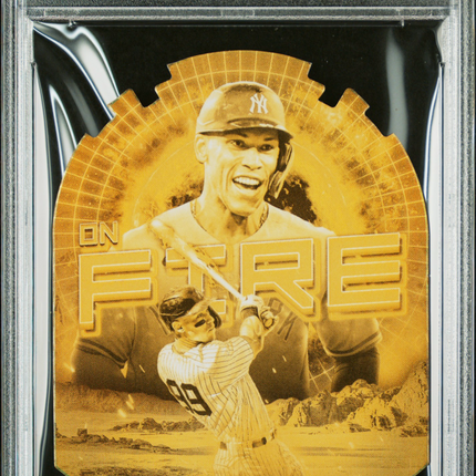 2022 Topps Fire On Fire Aaron Judge #EF10 D C Gold Minted PSA 7