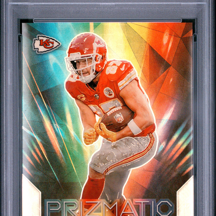 2023 Panini Prizm Prizmatic Travis Kelce #10 Gold Vinyl PSA 7 /5